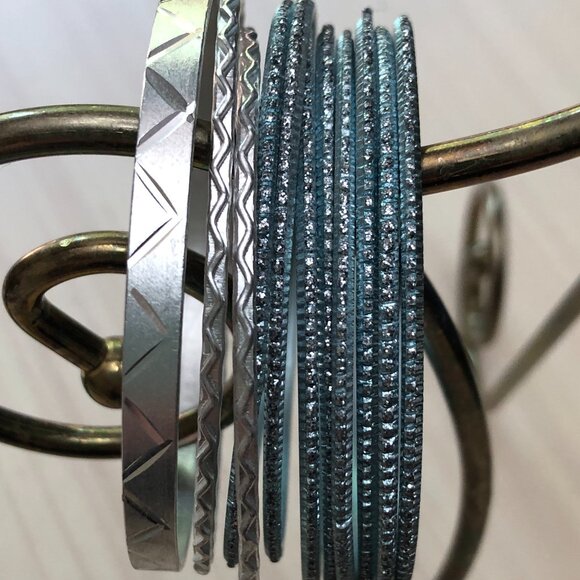 Bangle Metal Bracelets Vintage Metallic Blue, Black, Silver   Size Small - Picture 4 of 11